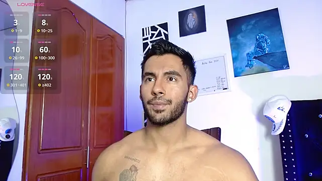 Snapshot of romanpearce_ chatting on 06.19.26 romanpearce online show from 06.19.26