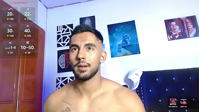 Snapshot of romanpearce_ chatting on 06.26.26 romanpearce online show from 06.26.26