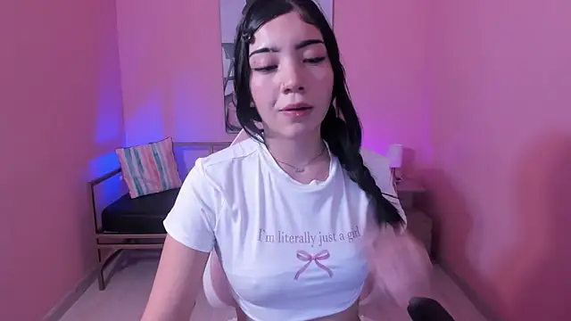 Snapshot of Soffi_x_x_ chatting on 04.30.26 Soffi x x online show from 04.30.26