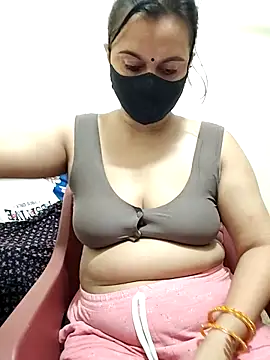 Snapshot of HeartlessGirl chatting on 05.29.26 HeartlessGirl online show from 05.29.26