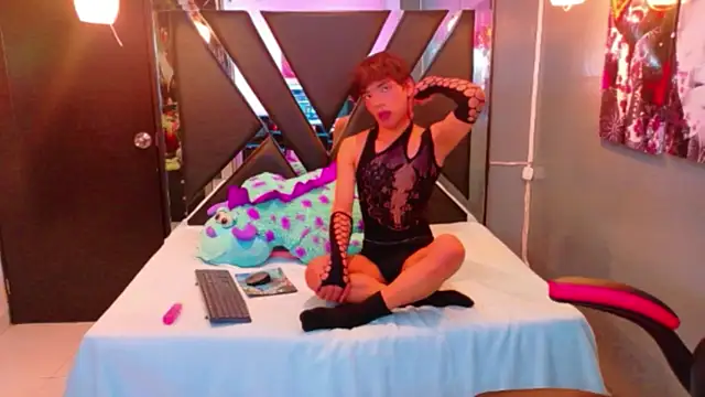 IsaacNovaa online show from 03.30.26