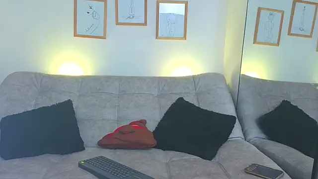 Snapshot of CharlotteCopper_ chatting on 04.10.26 CharlotteCopper online show from 04.10.26