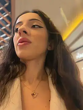 Snapshot of Hottiem4 chatting on 03.25.26 Hottiem4 online show from 03.25.26