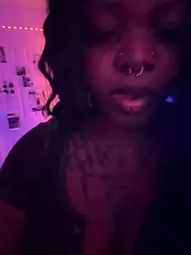 Snapshot of Nyla_xox chatting on 05.24.26 Nyla xox online show from 05.24.26