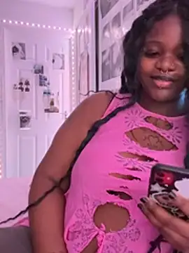 Snapshot of Nyla_xox chatting on 05.25.26 Nyla xox online show from 05.25.26