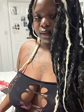 Snapshot of Nyla_xox chatting on 06.19.26 Nyla xox online show from 06.19.26