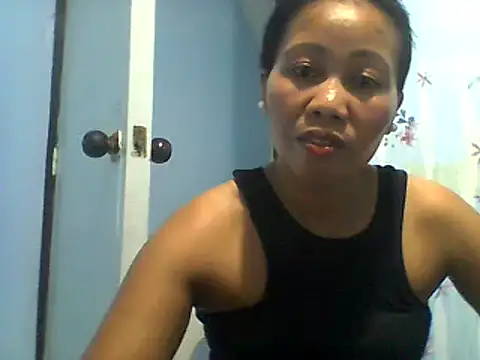 Snapshot of CreamyHotPussy4u chatting on 04.23.26 CreamyHotPussy4u online show from 04.23.26