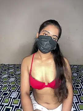 Snapshot of Riya_leone chatting on 06.18.26 Riya leone online show from 06.18.26