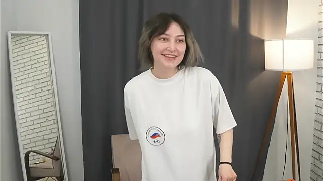 Snapshot of WavaMaddison chatting on 03.26.26 WavaMaddison online show from 03.26.26