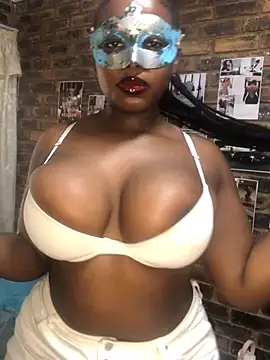 Snapshot of HornyMysteryx chatting on 04.15.26 HornyMysteryx online show from 04.15.26