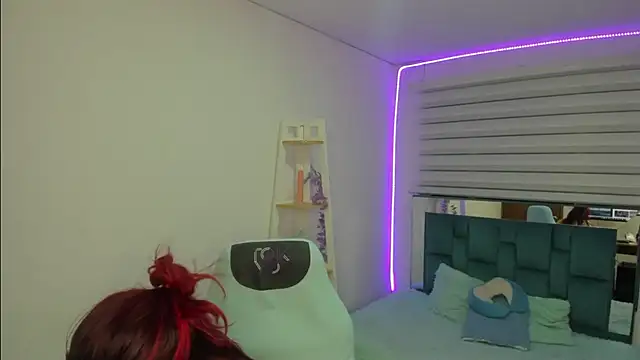 Sara Red X online show from 04.28.26