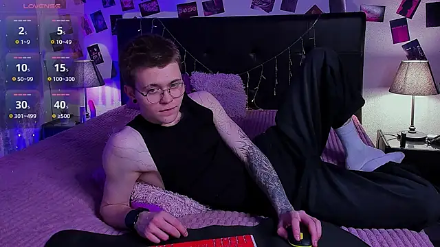 Snapshot of Thomas_Norton chatting on 05.16.26 Thomas Norton online show from 05.16.26