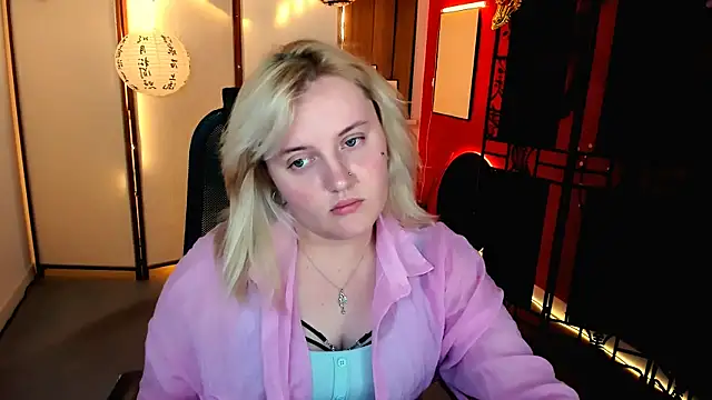 Snapshot of KathyBriggs chatting on 06.19.26 KathyBriggs online show from 06.19.26