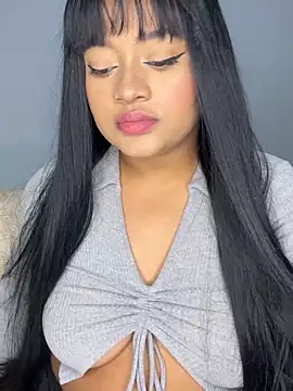 Snapshot of Saraa_M chatting on 04.19.26 Saraa M online show from 04.19.26
