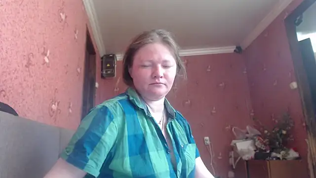 Snapshot of CharleyReid chatting on 06.12.26 CharleyReid online show from 06.12.26