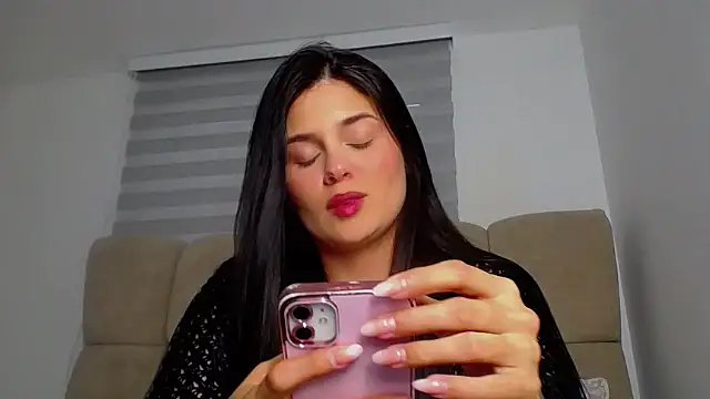 Snapshot of SofiaBanks_ chatting on 04.20.26 SofiaBanks online show from 04.20.26
