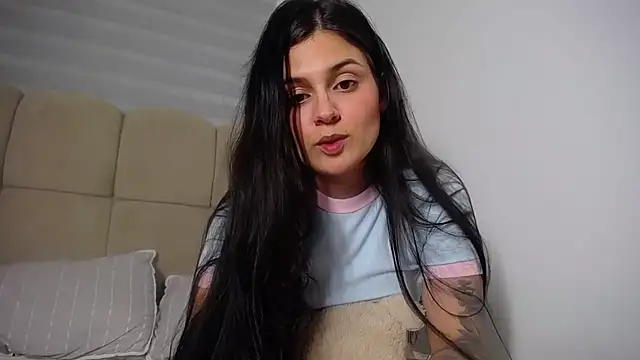 Snapshot of SofiaBanks_ chatting on 04.27.26 SofiaBanks online show from 04.27.26