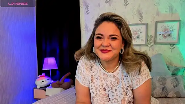 Snapshot of Natashablade__ chatting on 05.28.26 Natashablade online show from 05.28.26