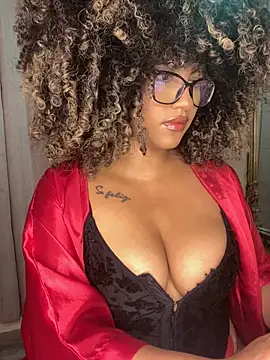 Snapshot of Kendra_curly chatting on 05.29.26 Kendra curly online show from 05.29.26