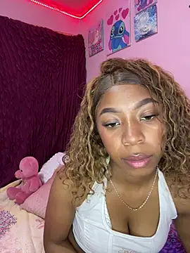 Snapshot of Scarlett_126 chatting on 04.08.26 Scarlett 126 online show from 04.08.26