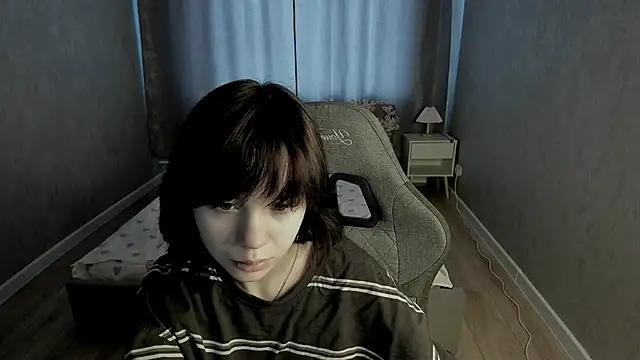 Snapshot of Loly_Cuttie chatting on 05.23.26 Loly Cuttie online show from 05.23.26