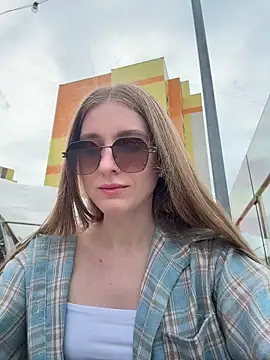 AliceVilliers online show from 07.07.26