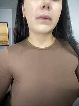 Snapshot of Cami_olarte chatting on 06.23.26 Cami olarte online show from 06.23.26