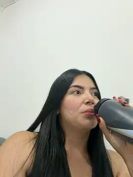Snapshot of Cami_olarte chatting on 07.14.26 Cami olarte online show from 07.14.26