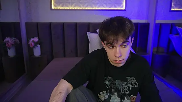 Snapshot of DaveBevy chatting on 04.02.26 DaveBevy online show from 04.02.26