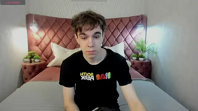 Snapshot of DaveBevy chatting on 04.03.26 DaveBevy online show from 04.03.26