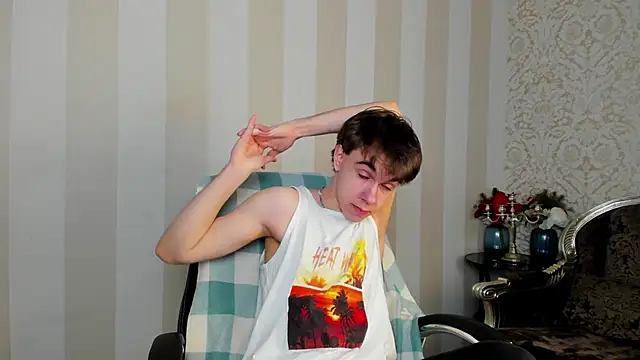 Snapshot of DaveBevy chatting on 04.08.26 DaveBevy online show from 04.08.26