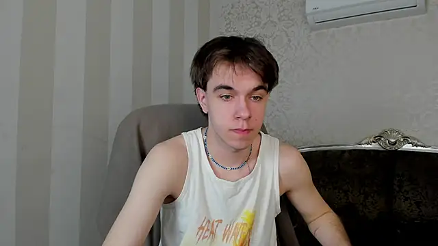 Snapshot of DaveBevy chatting on 04.11.26 DaveBevy online show from 04.11.26