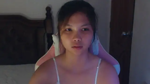 Snapshot of sweet_21_1 chatting on 07.17.26 sweet 21 1 online show from 07.17.26