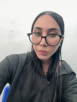 juliacosta online show from 04.23.26