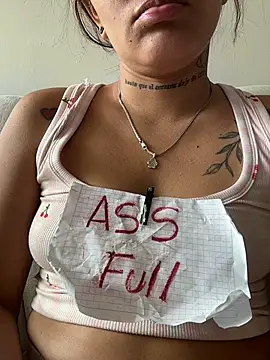 Snapshot of Slut_Dirty_Nasty1 chatting on 03.29.26 Slut Dirty Nasty1 online show from 03.29.26