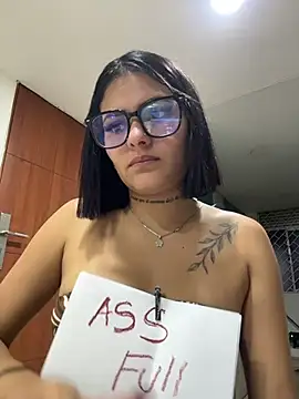 Snapshot of Slut_Dirty_Nasty1 chatting on 04.05.26 Slut Dirty Nasty1 online show from 04.05.26