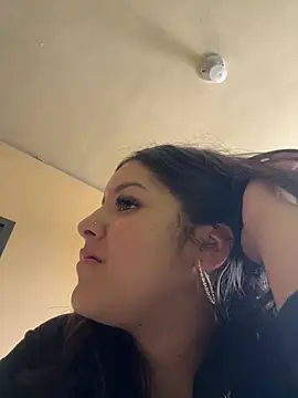 Snapshot of Norabyxxx chatting on 05.17.26 Norabyxxx online show from 05.17.26