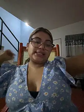 Snapshot of C1N09 chatting on 05.14.26 C1N09 online show from 05.14.26