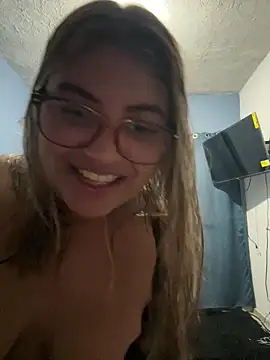 Snapshot of C1N09 chatting on 05.27.26 C1N09 online show from 05.27.26