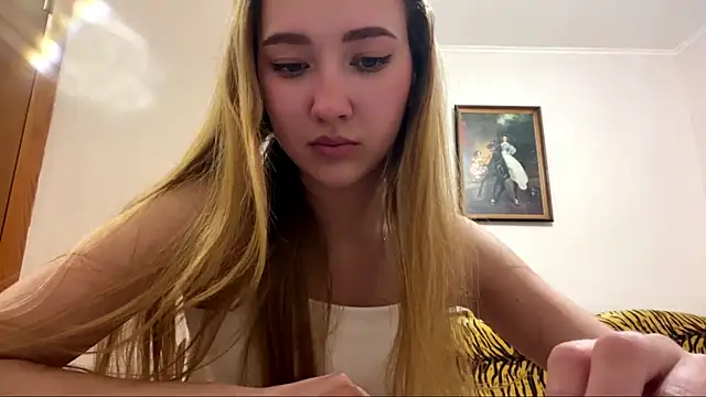 Snapshot of Liesenaniles chatting on 04.03.26 Liesenaniles online show from 04.03.26