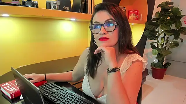 BiancaRoyalle online show from 04.18.26