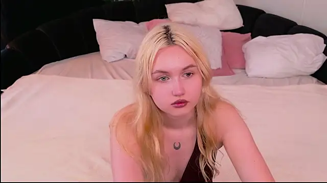 Lilly Eyes online show from 07.13.26