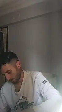 Snapshot of hornyturkishboy1994 chatting on 03.30.26 hornyturkishboy1994 online show from 03.30.26