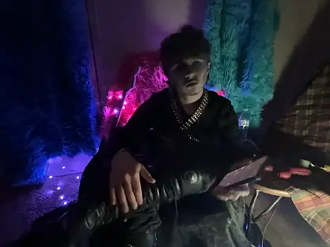 Snapshot of noahfoxxftm chatting on 03.29.26 noahfoxxftm online show from 03.29.26