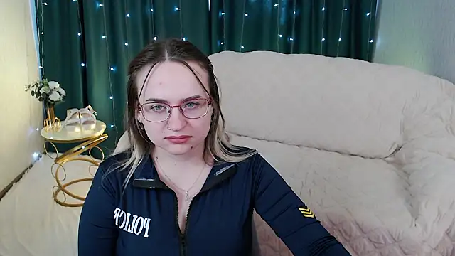 Snapshot of Bella_Evansss1 chatting on 03.29.26 Bella Evansss1 online show from 03.29.26