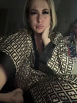 peach widow online show from 04.10.26