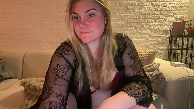 Snapshot of SexyBlondJoanna-Exclusief chatting on 03.31.26 SexyBlondJoanna-Exclusief online show from 03.31.26