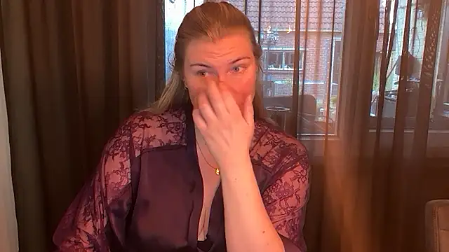 Snapshot of SexyBlondJoanna-Exclusief chatting on 04.05.26 SexyBlondJoanna-Exclusief online show from 04.05.26
