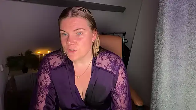 Snapshot of SexyBlondJoanna-Exclusief chatting on 05.20.26 SexyBlondJoanna-Exclusief online show from 05.20.26