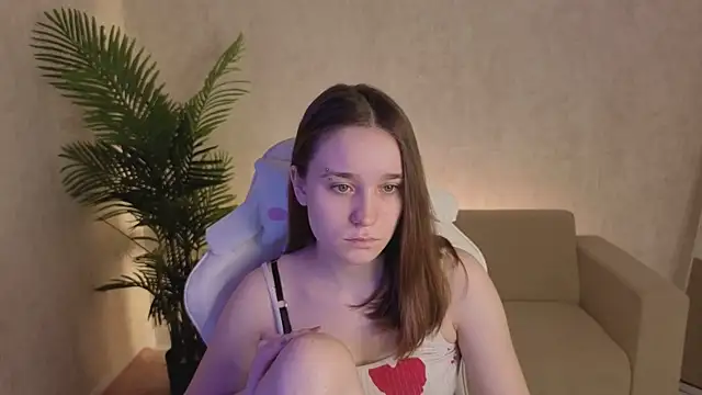 Snapshot of SweetieBlush chatting on 04.21.26 SweetieBlush online show from 04.21.26